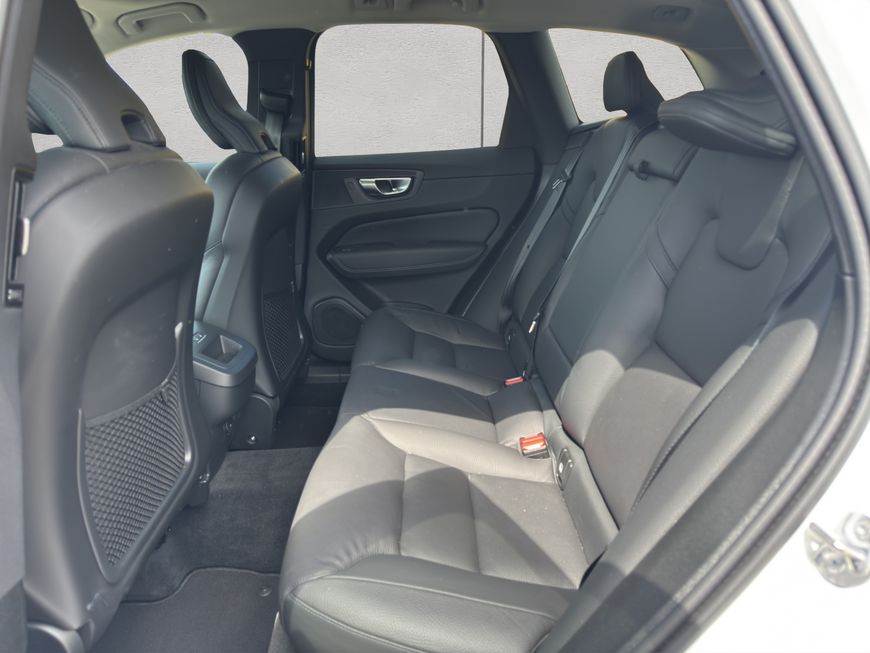 Volvo  Plus Dark