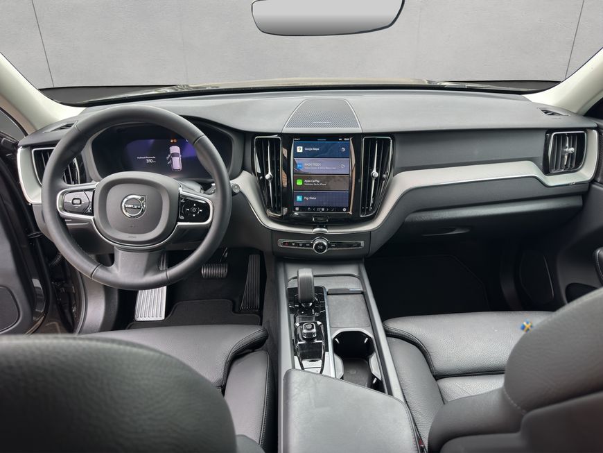Volvo  Plus Dark
