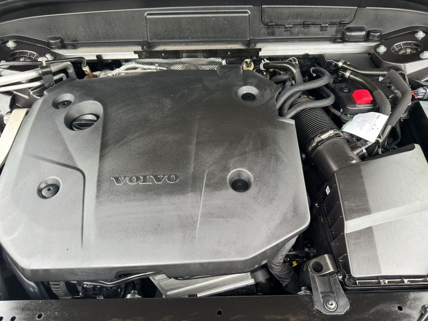 Volvo  Plus Dark