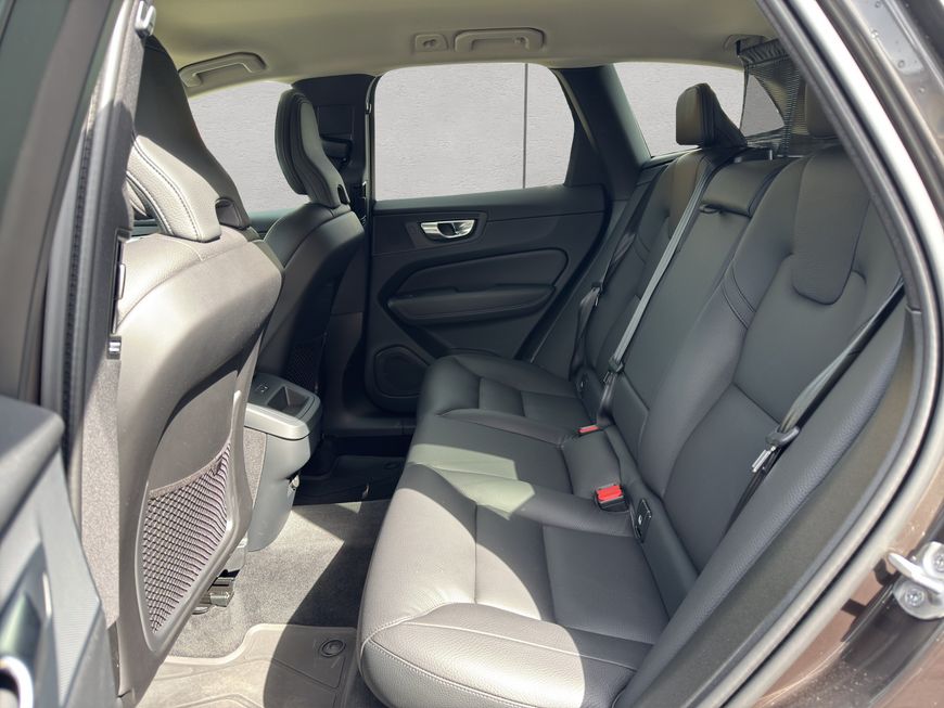 Volvo  Plus Dark