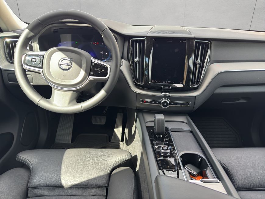 Volvo  Plus Dark