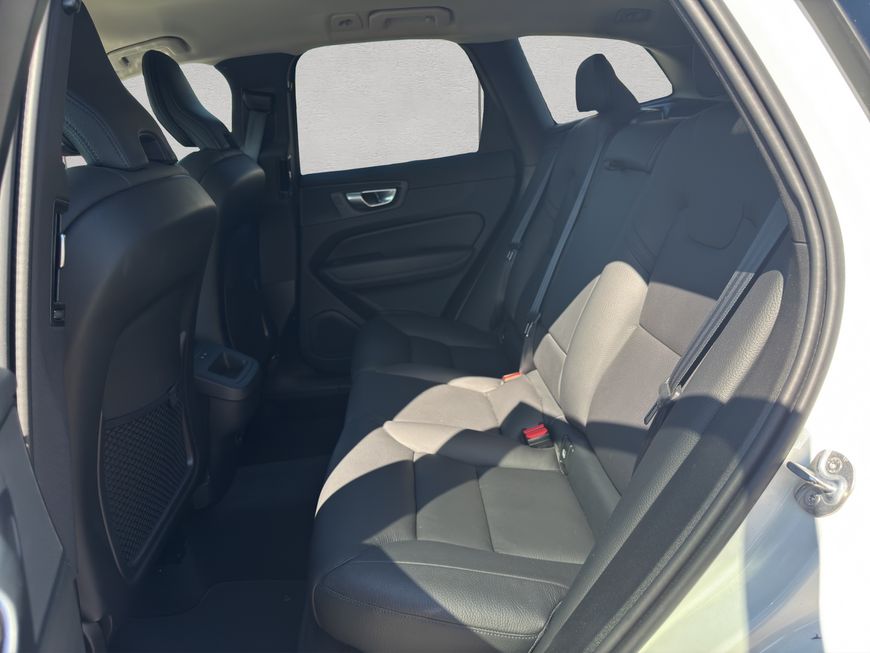 Volvo  Plus Dark