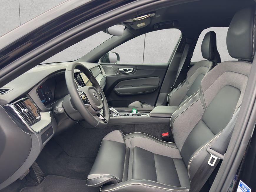 Volvo  Plus Dark