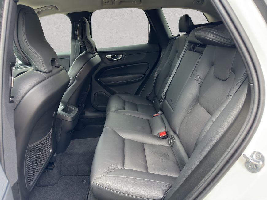 Volvo  Plus Dark