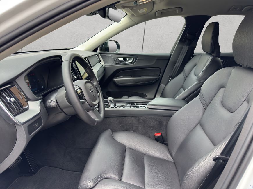 Volvo  Plus Dark