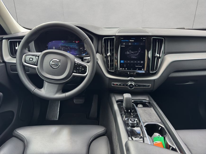 Volvo  Plus Dark
