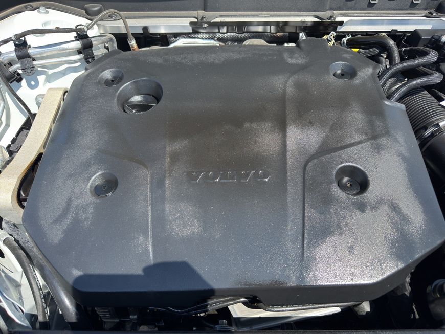 Volvo  Plus Dark