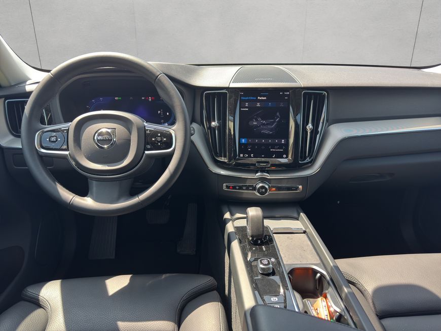 Volvo  Plus Dark