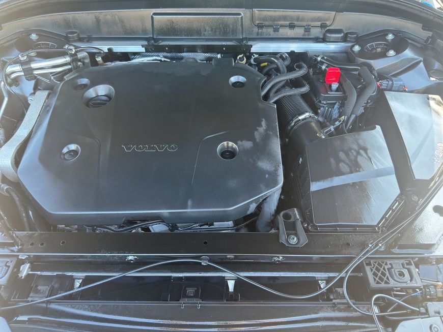 Volvo  Plus Dark