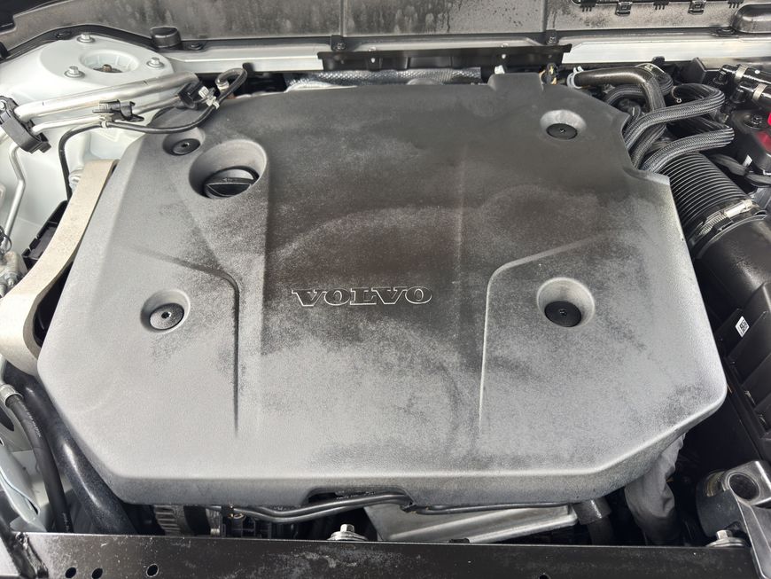 Volvo  Plus Dark
