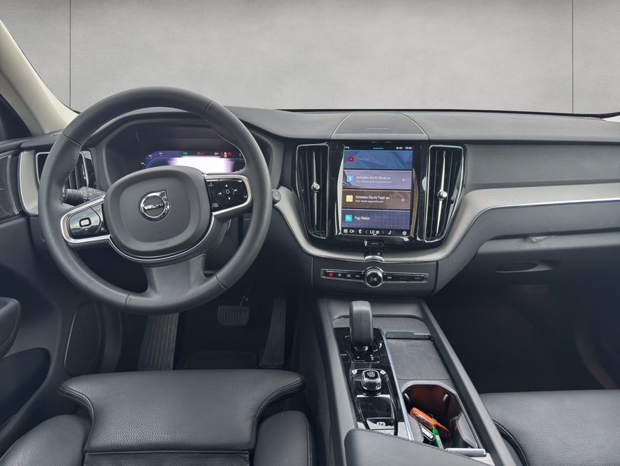 Volvo  Plus Dark