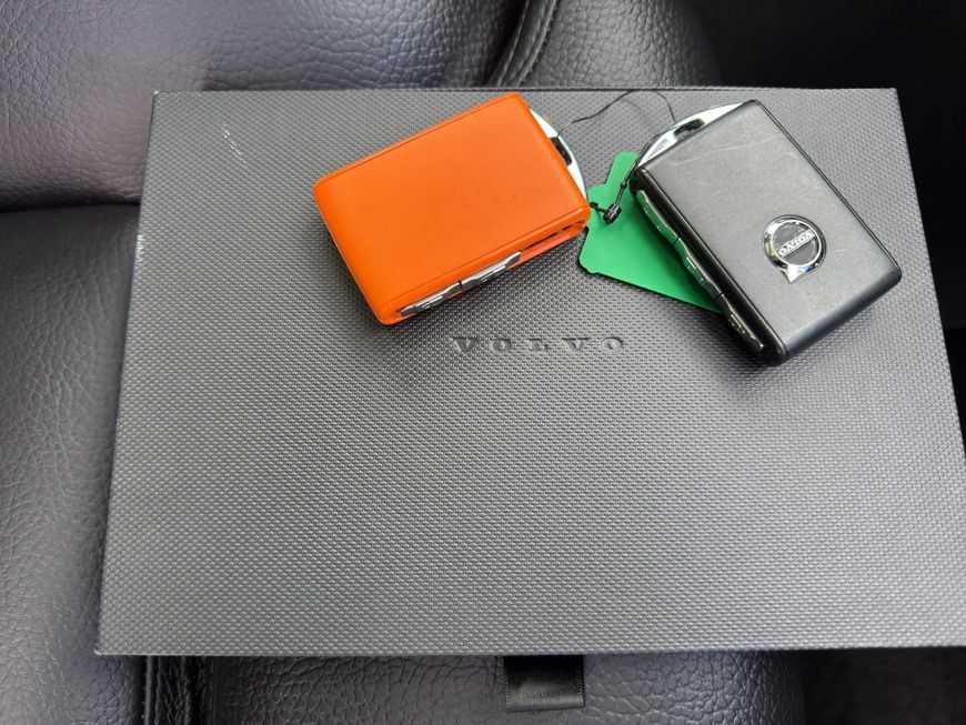 Volvo  Plus Bright