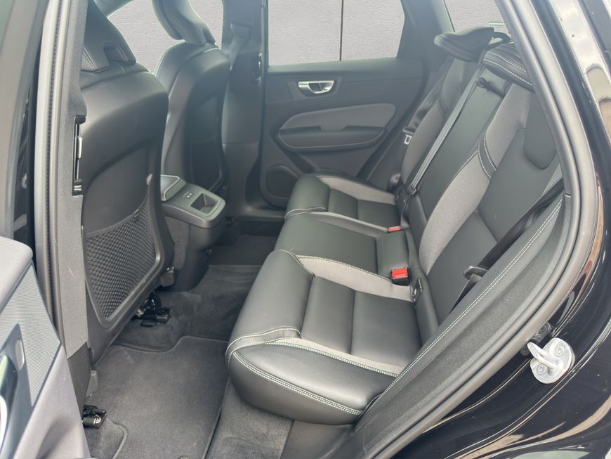 Volvo  Plus Dark