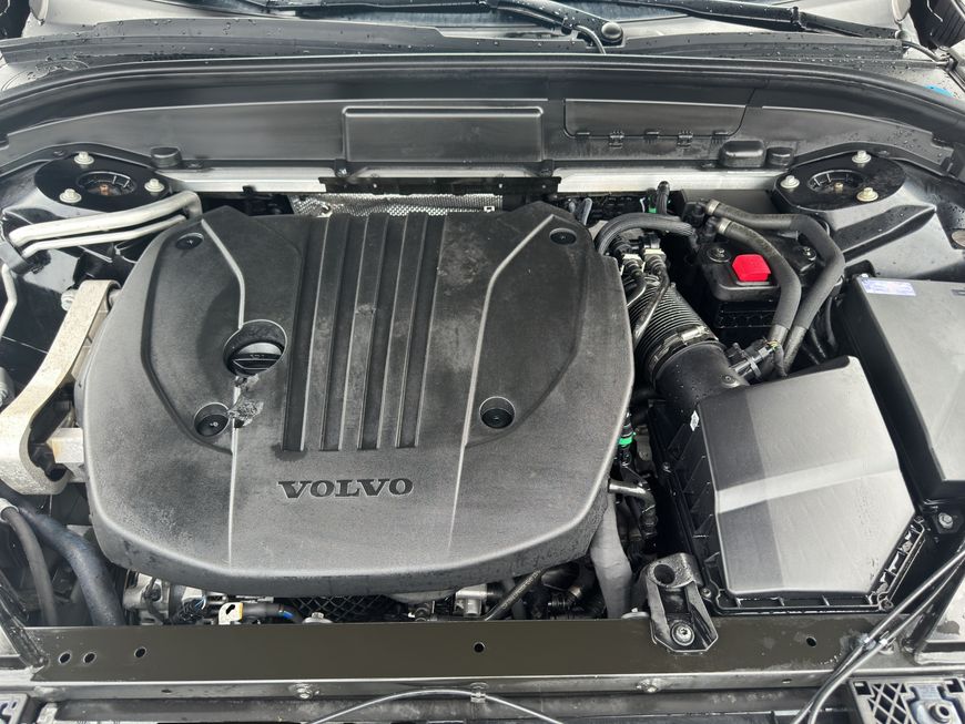 Volvo  Plus Dark