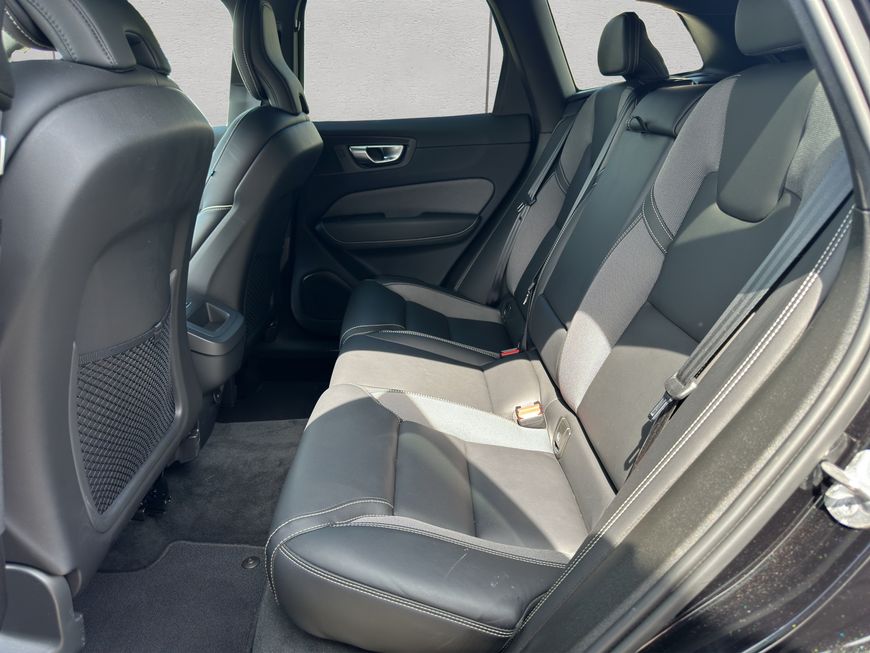 Volvo  Plus Dark