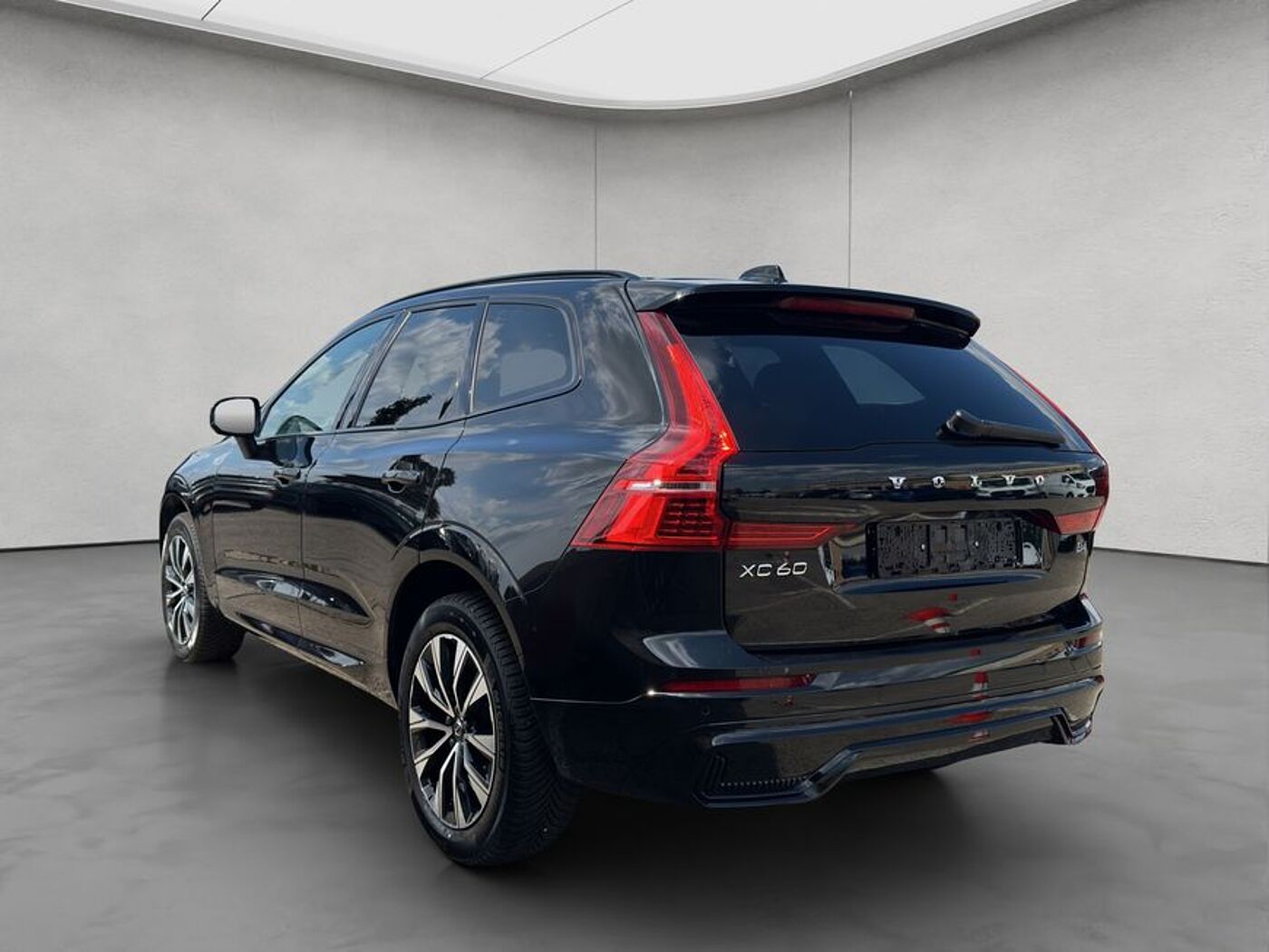 Volvo  Plus Dark
