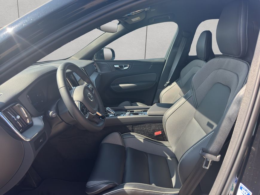 Volvo  Plus Dark