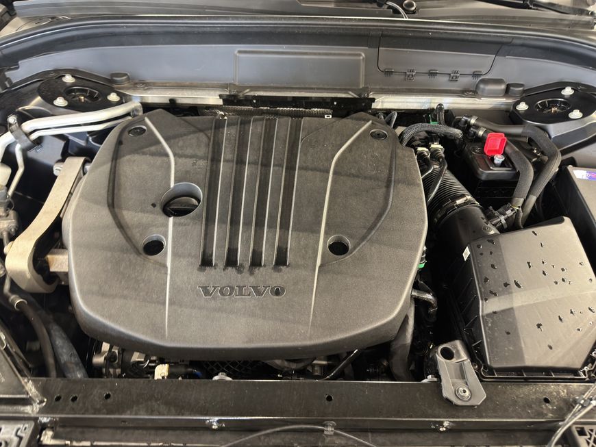 Volvo  Plus Dark