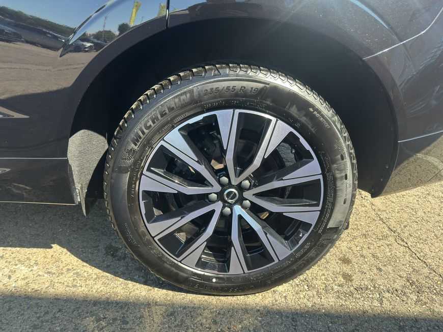 Volvo  Plus Dark