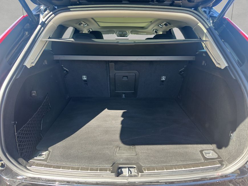 Volvo  Plus Dark