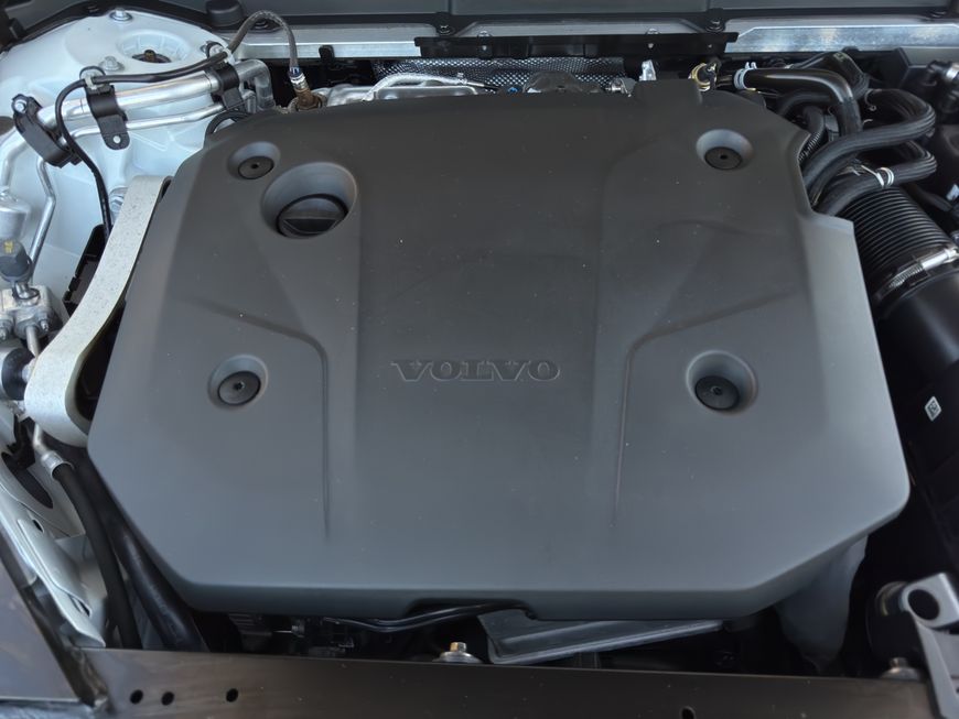 Volvo  Plus Dark