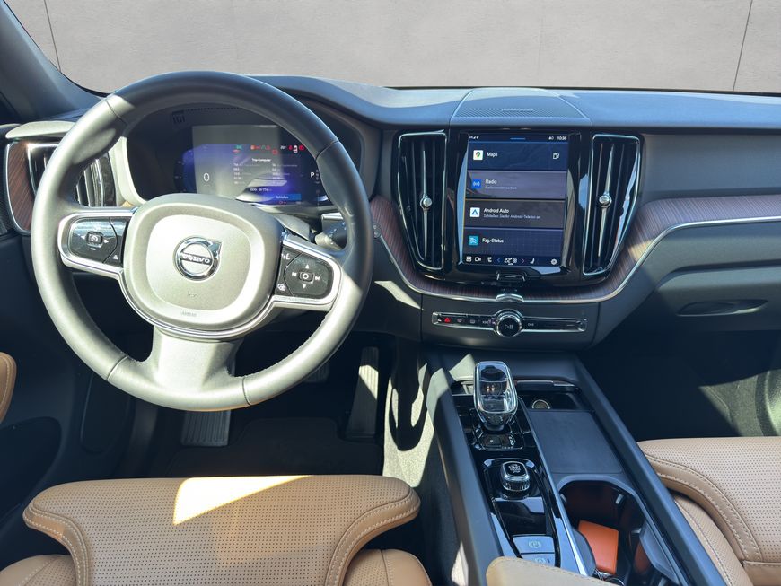 Volvo  Plus Dark