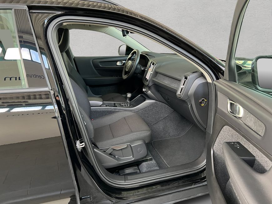 Volvo  Momentum Core