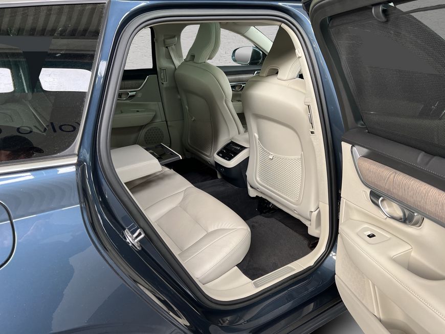 Volvo  Ultimate Bright