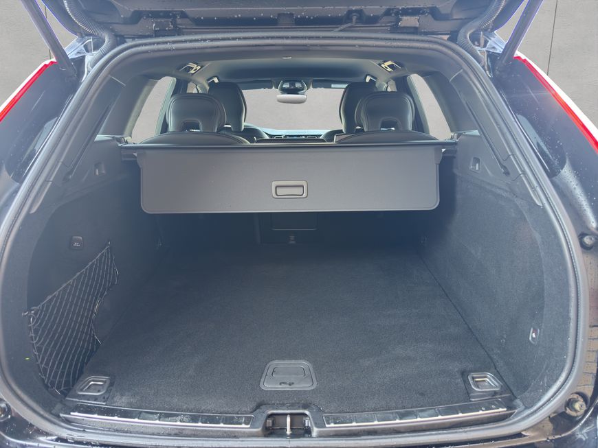 Volvo  Plus Dark