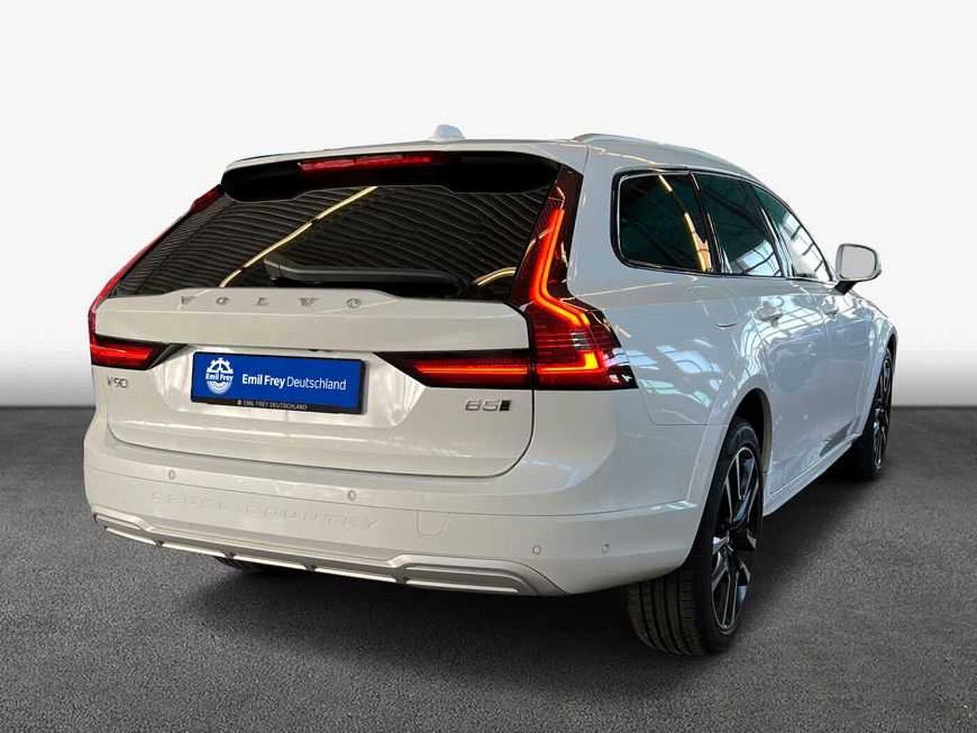 Volvo  V90 Cross Country B5 AWD  Glasd Luftf 360° B&W