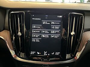 Volvo  D3 Momentum-Pro Aut Navi Voll-LED PDC DAB+