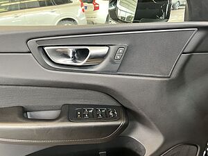 Volvo  D4 Momentum-Pro Aut Navi LED PDC 1.Hand