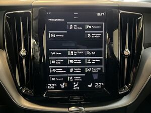 Volvo  B4 AWD Momentum-Pro Aut PilotAssist BLIS Navi LED