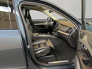 Volvo  Ultimate Dark