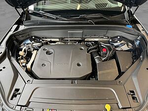 Volvo  Ultimate Dark