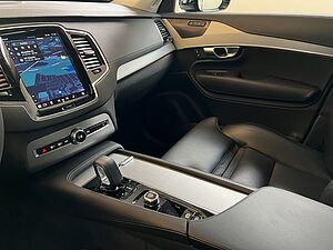 Volvo  Ultimate Dark