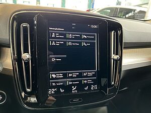 Volvo  T2 Momentum-Pro PilotAssist BLIS AHK Navi LED