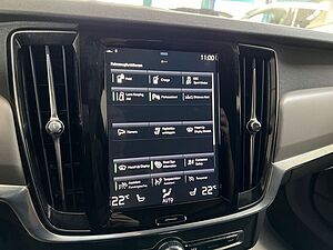 Volvo  T6 Recharge AWD R-Design HeadUpDisplay