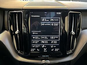 Volvo  T8 Twin Engine AWD  HeadUpDisplay