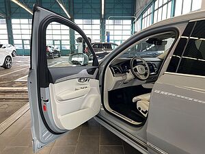 Volvo  Ultimate Bright