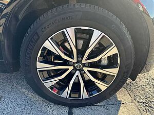 Volvo  Plus Dark
