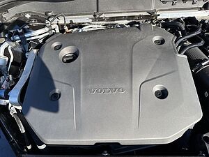 Volvo  Plus Dark