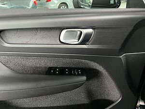 Volvo  Momentum Core