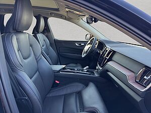 Volvo  Plus Dark