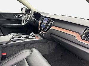 Volvo  Plus Dark