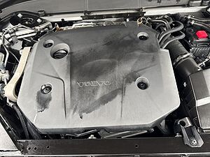 Volvo  Plus Dark