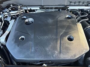 Volvo  Plus Dark