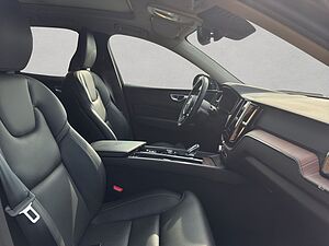 Volvo  Plus Dark