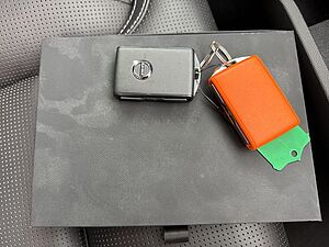 Volvo  Plus Dark