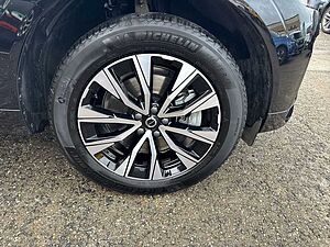 Volvo  Plus Dark